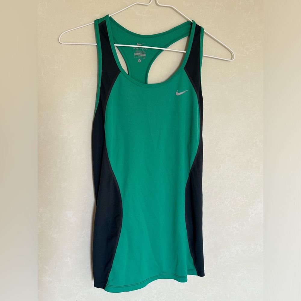 Nike Tank Tops, size small, Green & Black